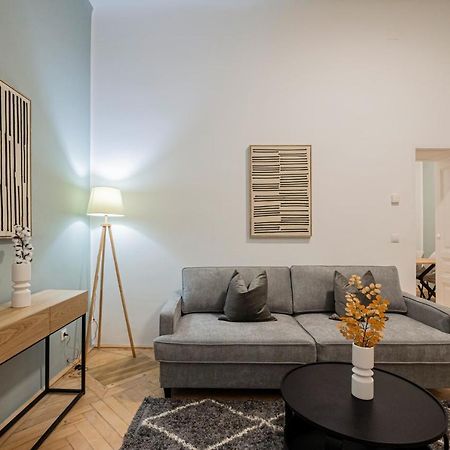 Charming Apt Perfect For 4-6 Tram, Self-Checkin Wien Exteriör bild