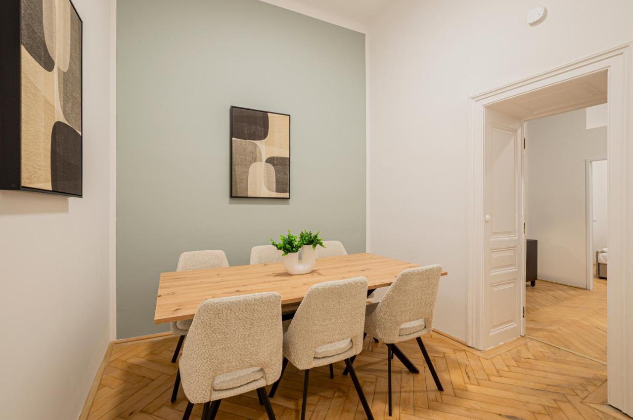Charming Apt Perfect For 4-6 Tram, Self-Checkin Wien Exteriör bild