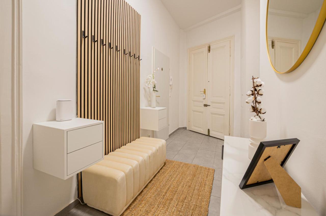Charming Apt Perfect For 4-6 Tram, Self-Checkin Wien Exteriör bild