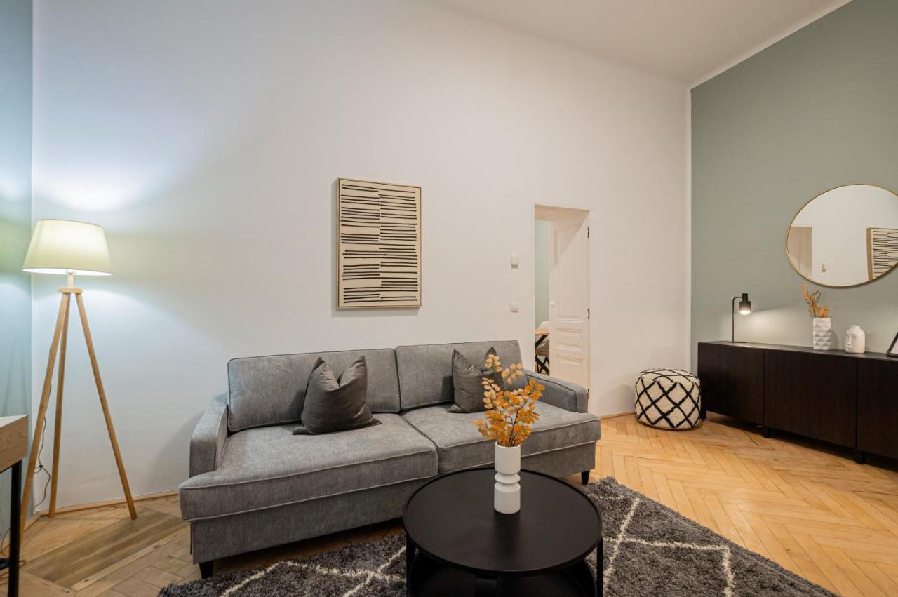 Charming Apt Perfect For 4-6 Tram, Self-Checkin Wien Exteriör bild