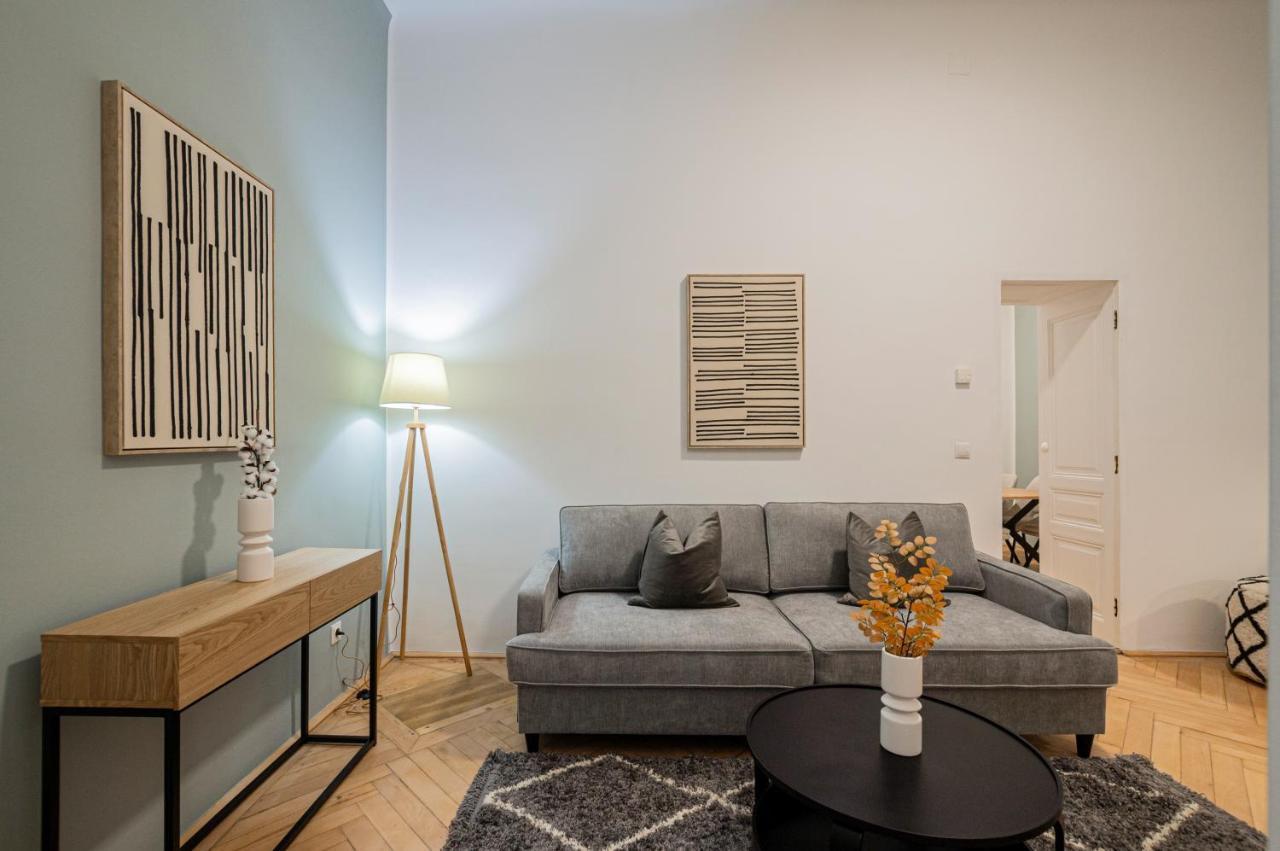 Charming Apt Perfect For 4-6 Tram, Self-Checkin Wien Exteriör bild