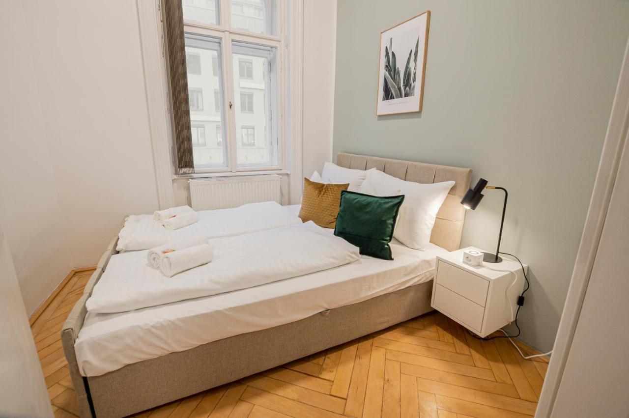 Charming Apt Perfect For 4-6 Tram, Self-Checkin Wien Exteriör bild